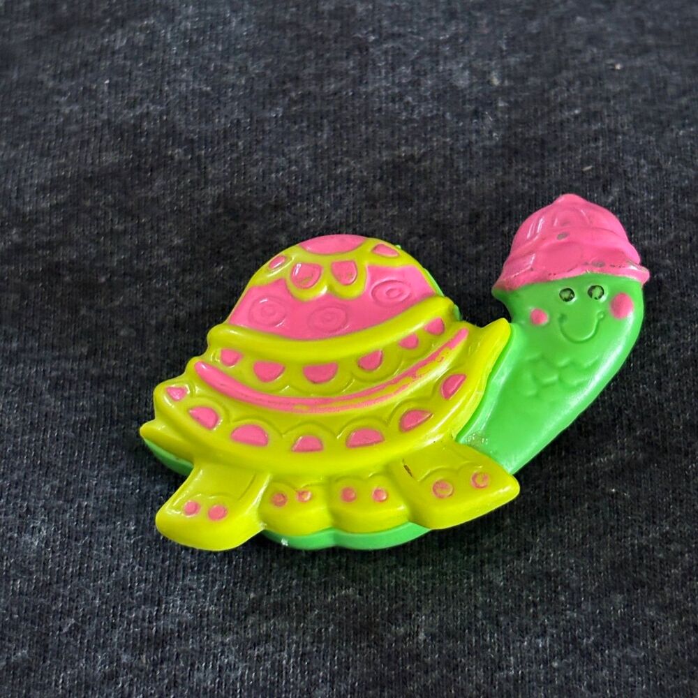 Vintage 1974 Avon Myrtle Turtle Perfume Glace Little Girl's Pin/Brooch Pre-Owned